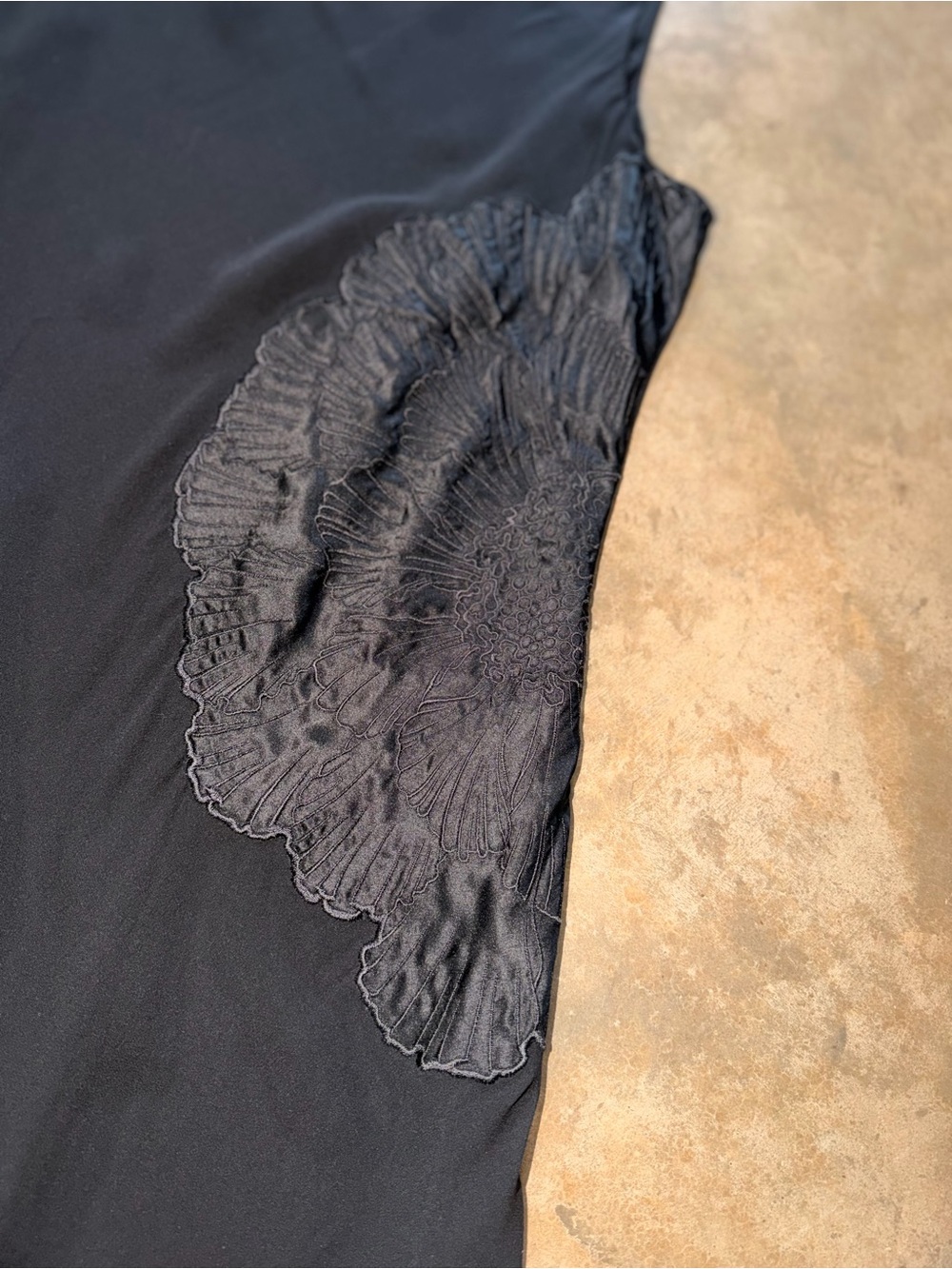 Adrianna Papell 100% Silk Black Midi Dress Floral Appliqué Size 10 - Picture 3 of 6